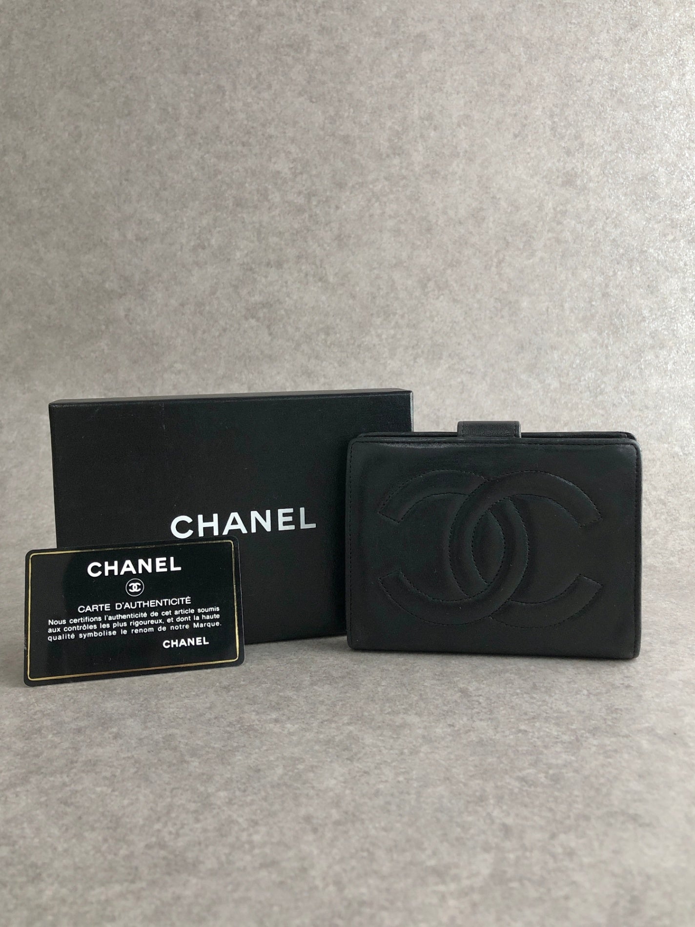 CHANEL Coco Mark Folded Wallet Black Vintage kjg3jv
