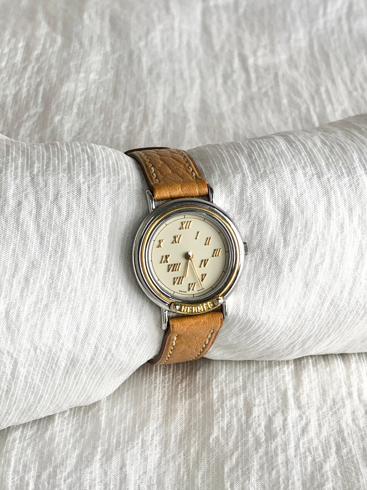 HERMES Logo Quartz Watch Camel Vintage tfub3s