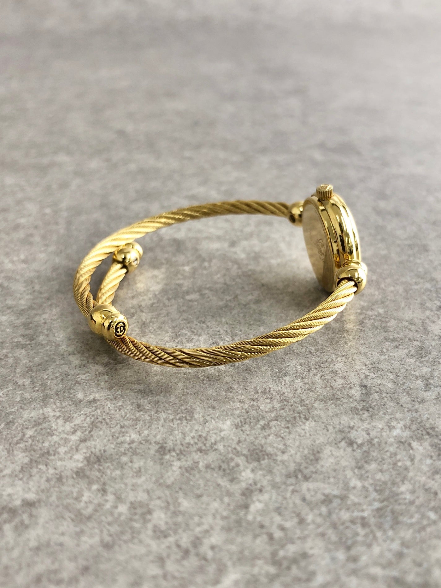 GUCCI Logo Bangle Watch Gold Vintage ngrkgb
