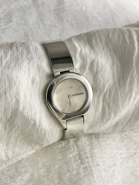 GUCCI Logo Quartz Watch Silver 6700L Vintage 28ufd2