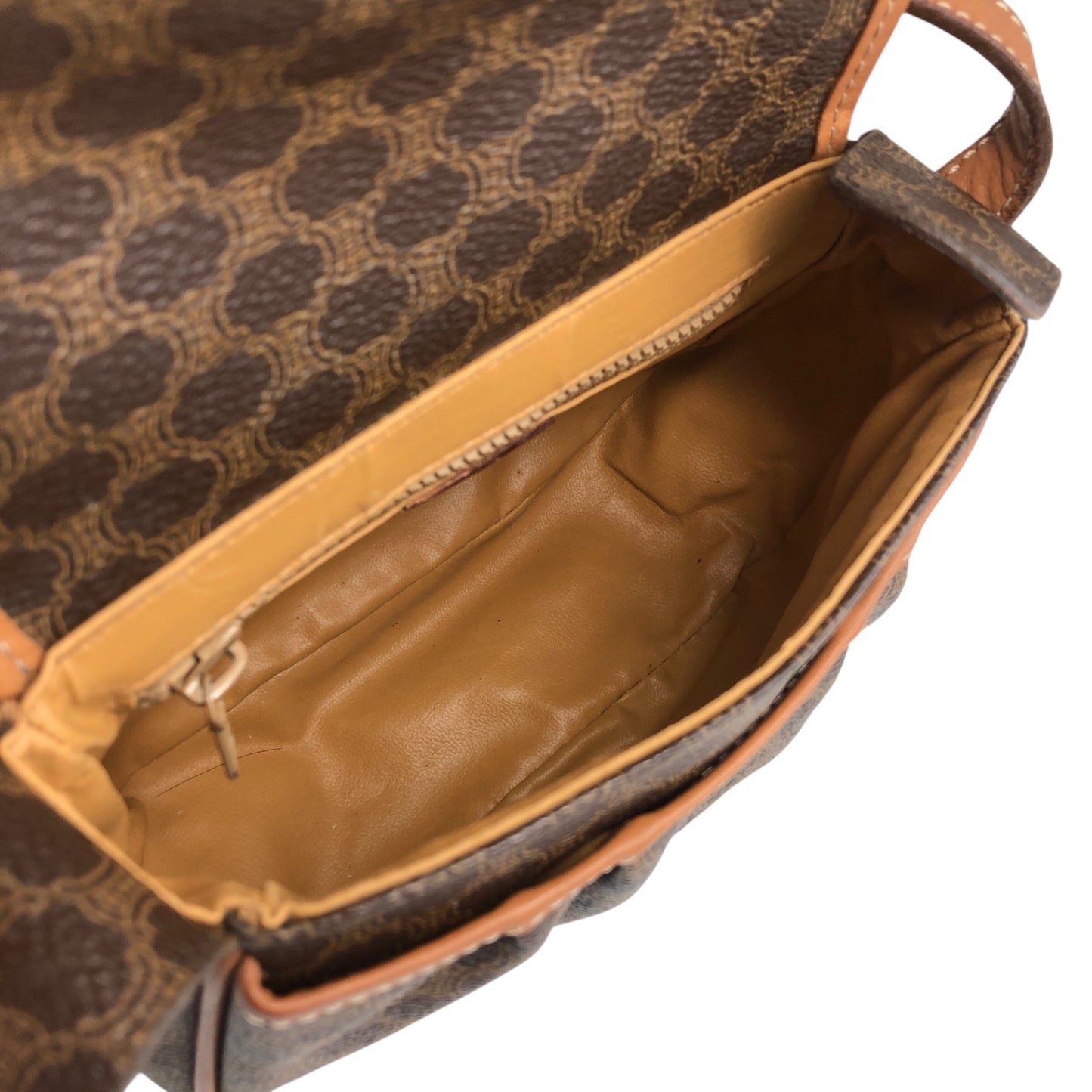 CELINE Macadam Blason Front Buckle Shoulder bag Brown Vintage nunsei