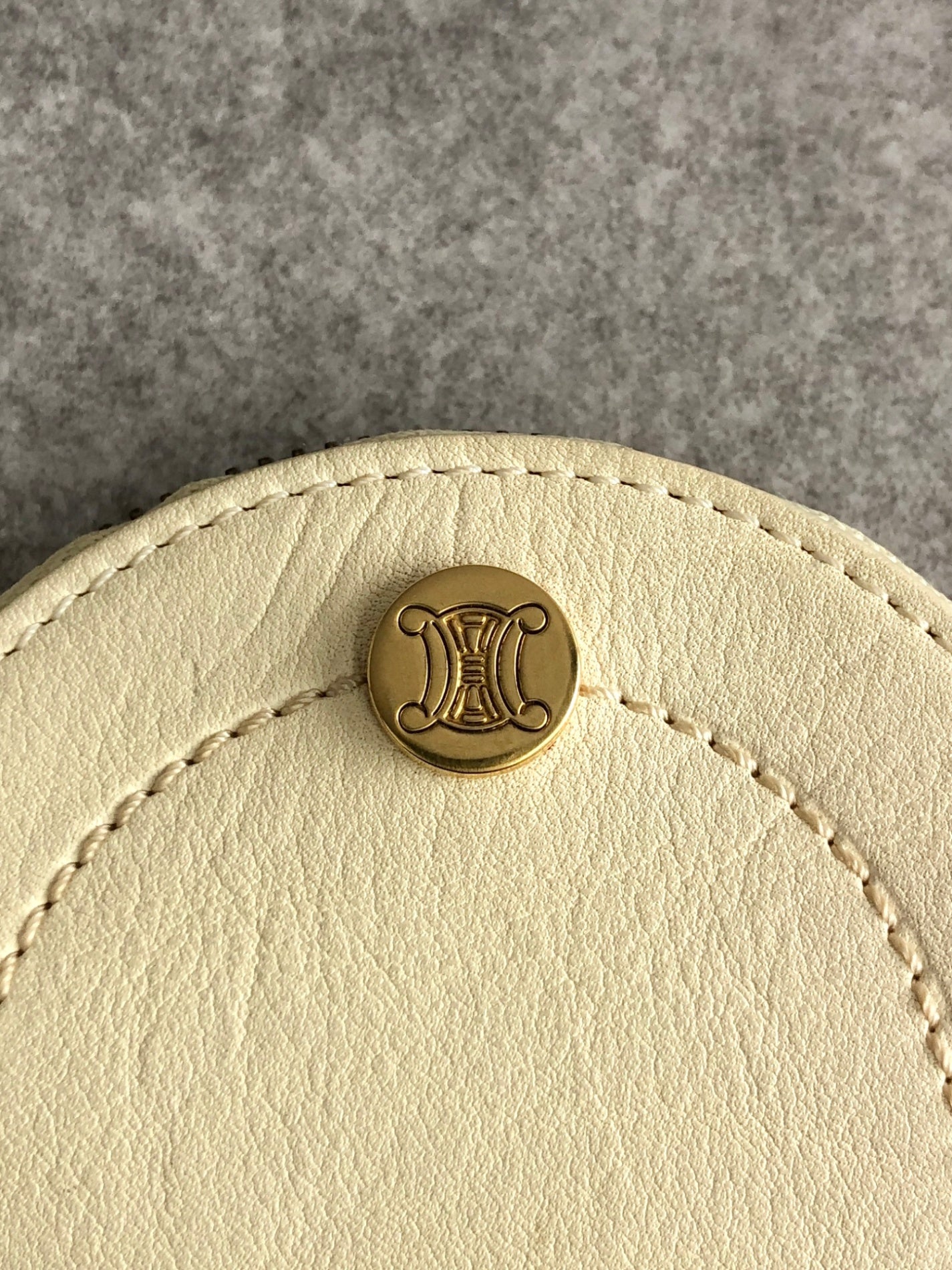 CELINE Blason Coin Purse White Vintage c23yx5 – VintageShop solo