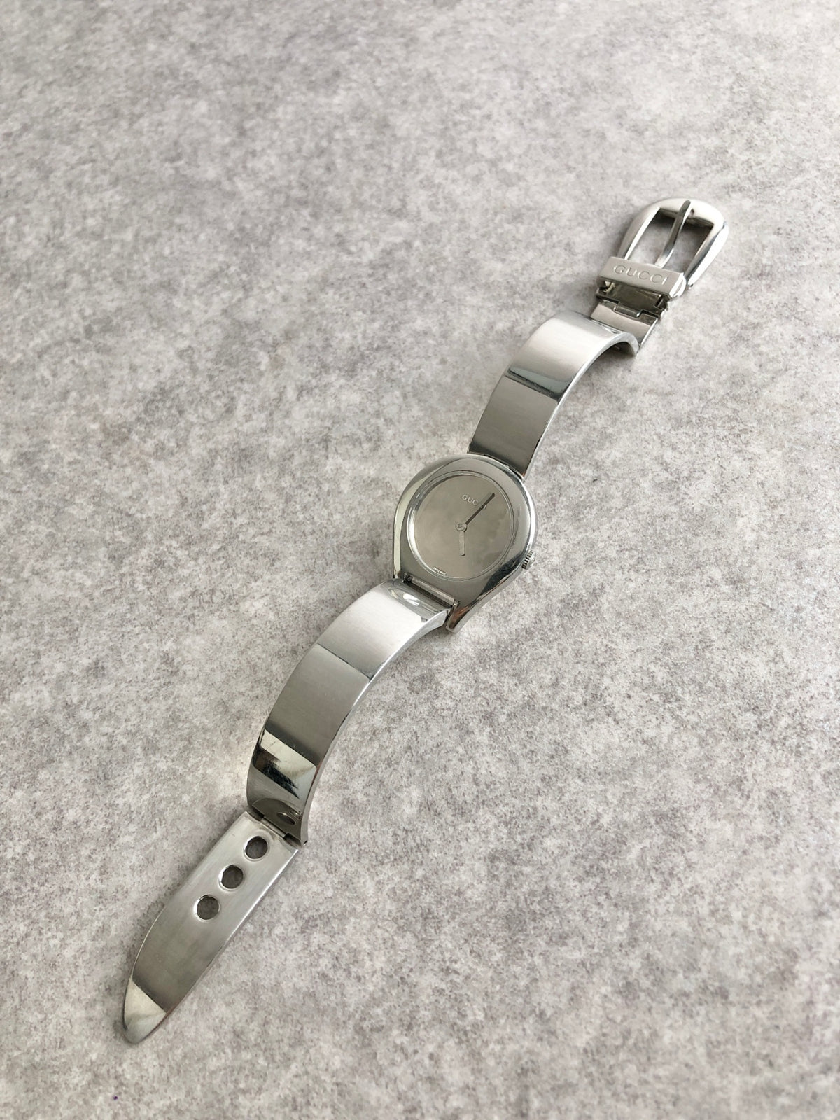 GUCCI Logo Quartz Watch Silver 6700L Vintage 28ufd2