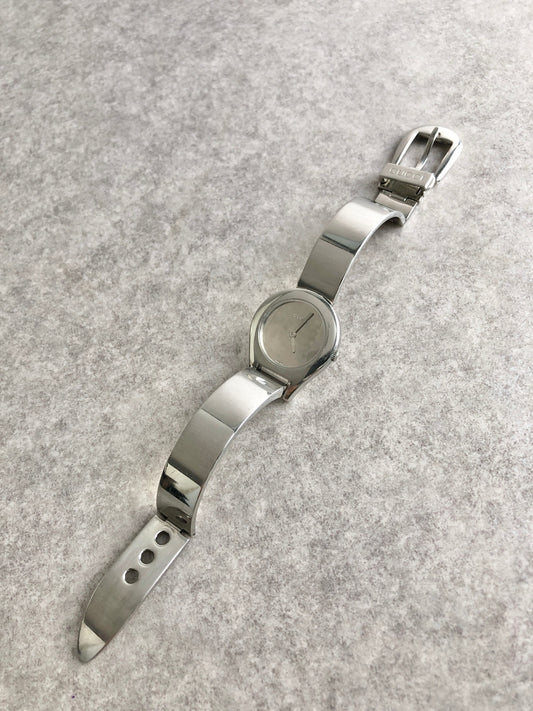 GUCCI Logo Quartz Watch Silver 6700L Vintage 28ufd2