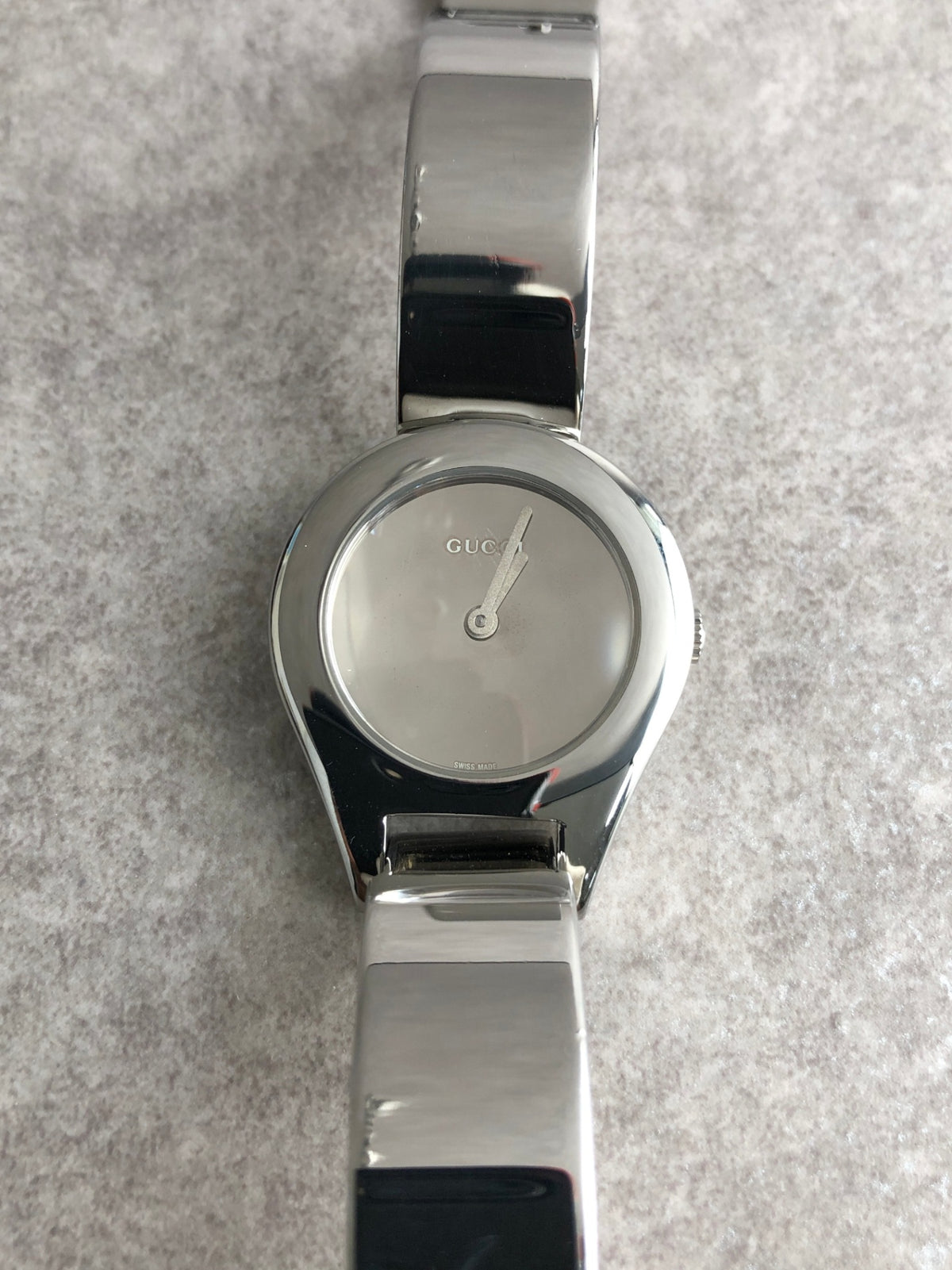 GUCCI Logo Quartz Watch Silver 6700L Vintage ypagh4