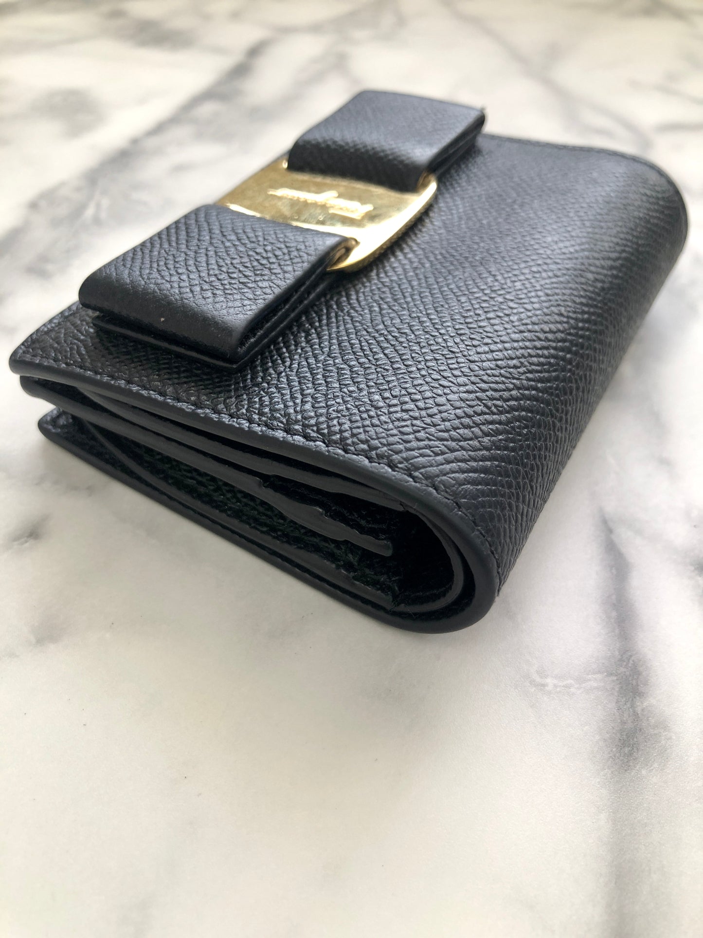 Salvatore Ferragamo Vala Folded Wallet Black Vintage vfabbw