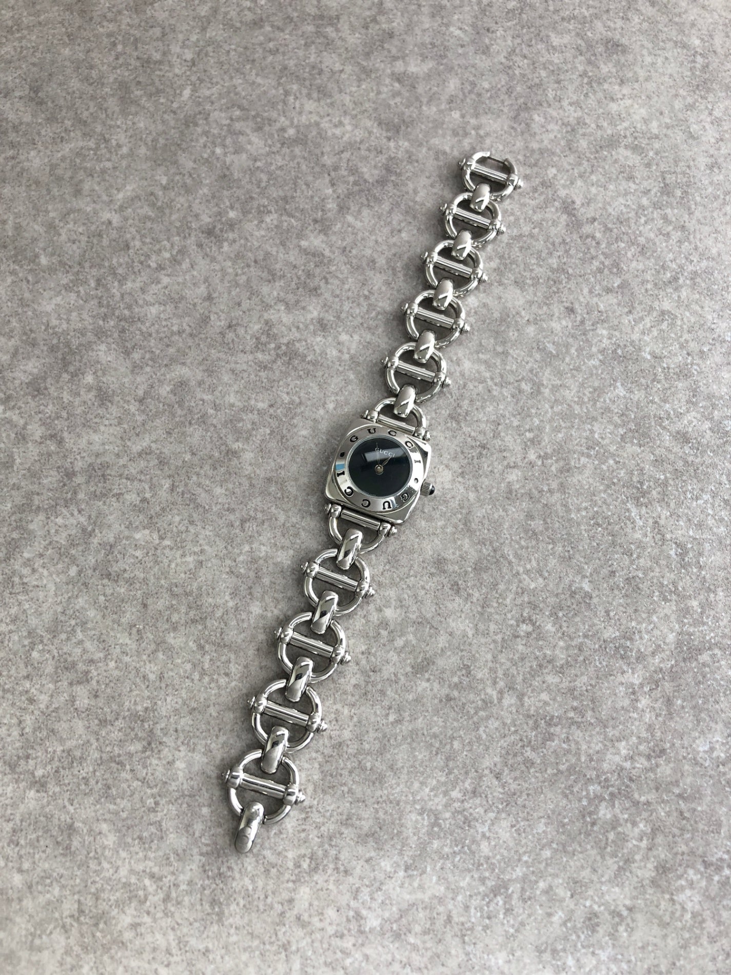 GUCCI Circle Logo Watch Silver 6400L Vintage yvzbem