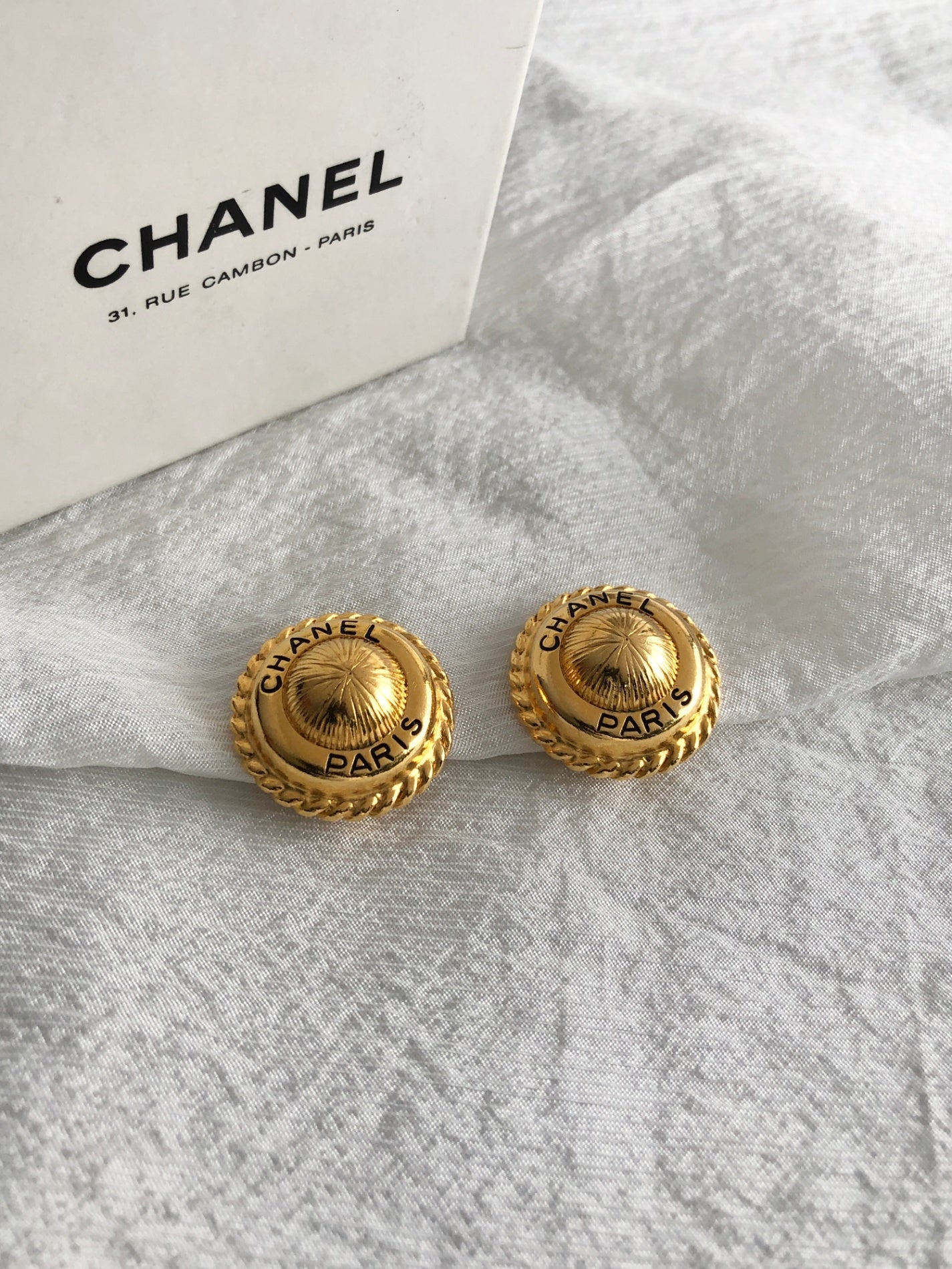 CHANEL Logo Earrings Gold Vintage skd4yf