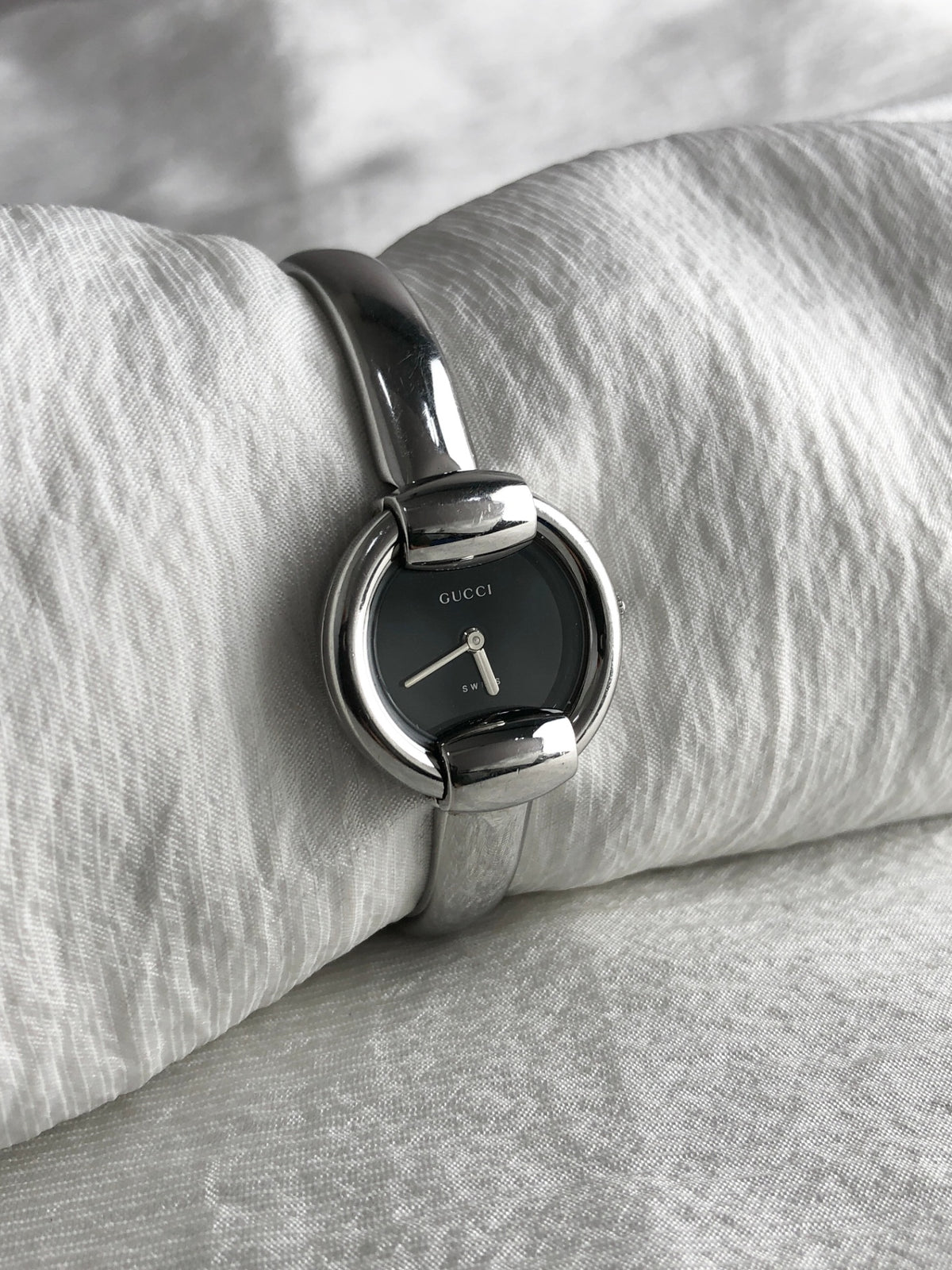 GUCCI Logo Quartz Watch Silver 1400L Vintage u3iytm