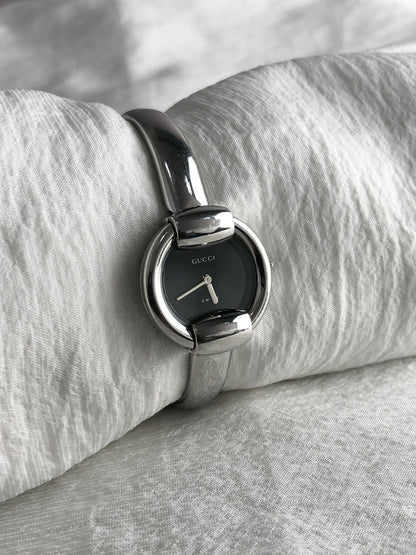 GUCCI Logo Quartz Watch Silver 1400L Vintage u3iytm