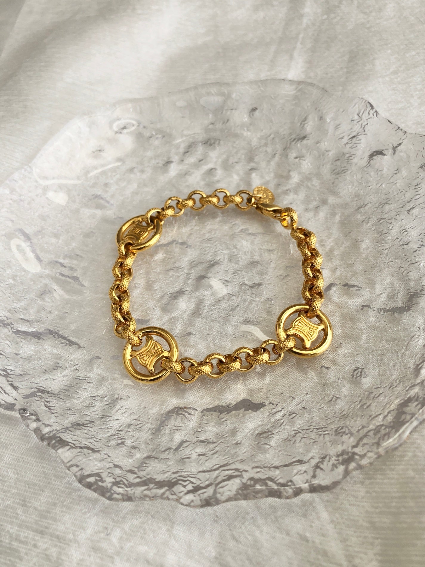 CELINE Blason Bracelet Gold Vintage fhi8d4