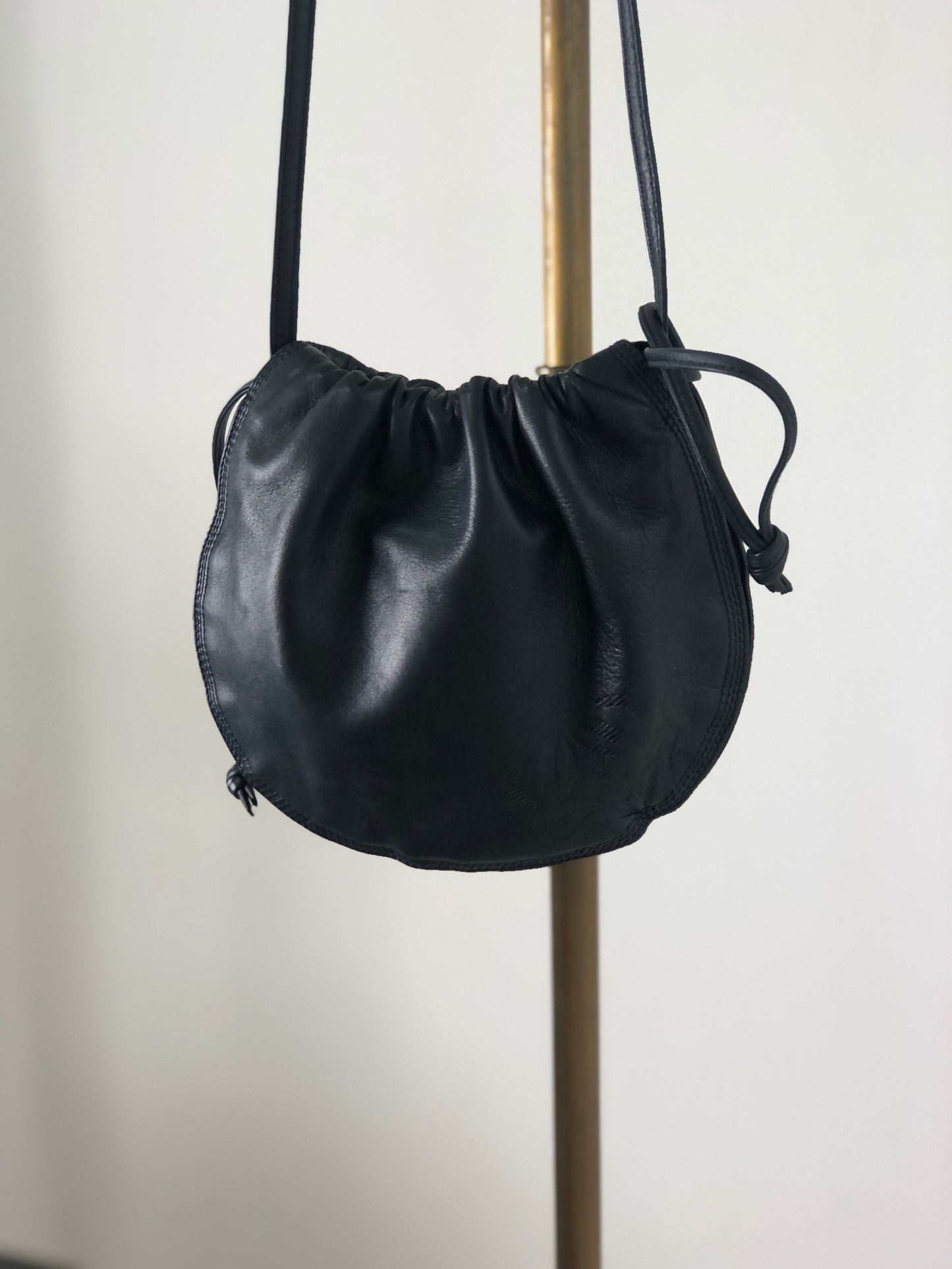 LOEWE Anagram Leather Drawstring Shoulder bag Navy Vintage ddgyk5