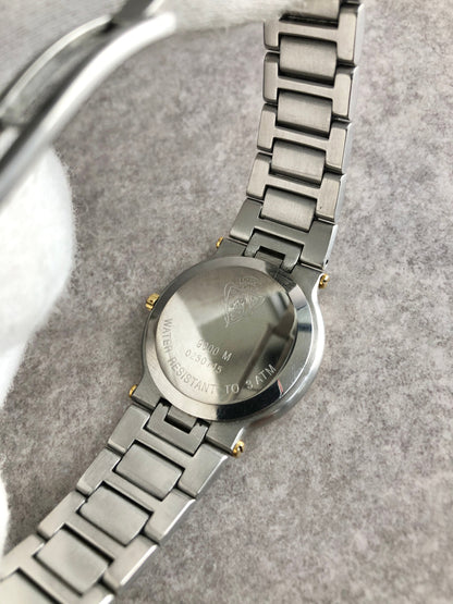 GUCCI Logo Quartz Watch Silver×Gold 9000M Vintage 6up4w4
