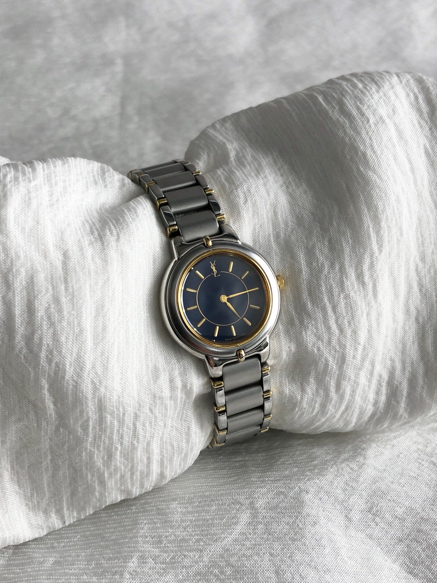 Yves Saint Laurent YSL Logo Quartz Watch Silver 5420-F45413 Vintage 8eadpy
