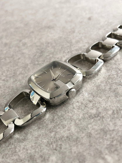 GUCCI Logo Quartz Watch Silver 125.5 Vintage aedihi
