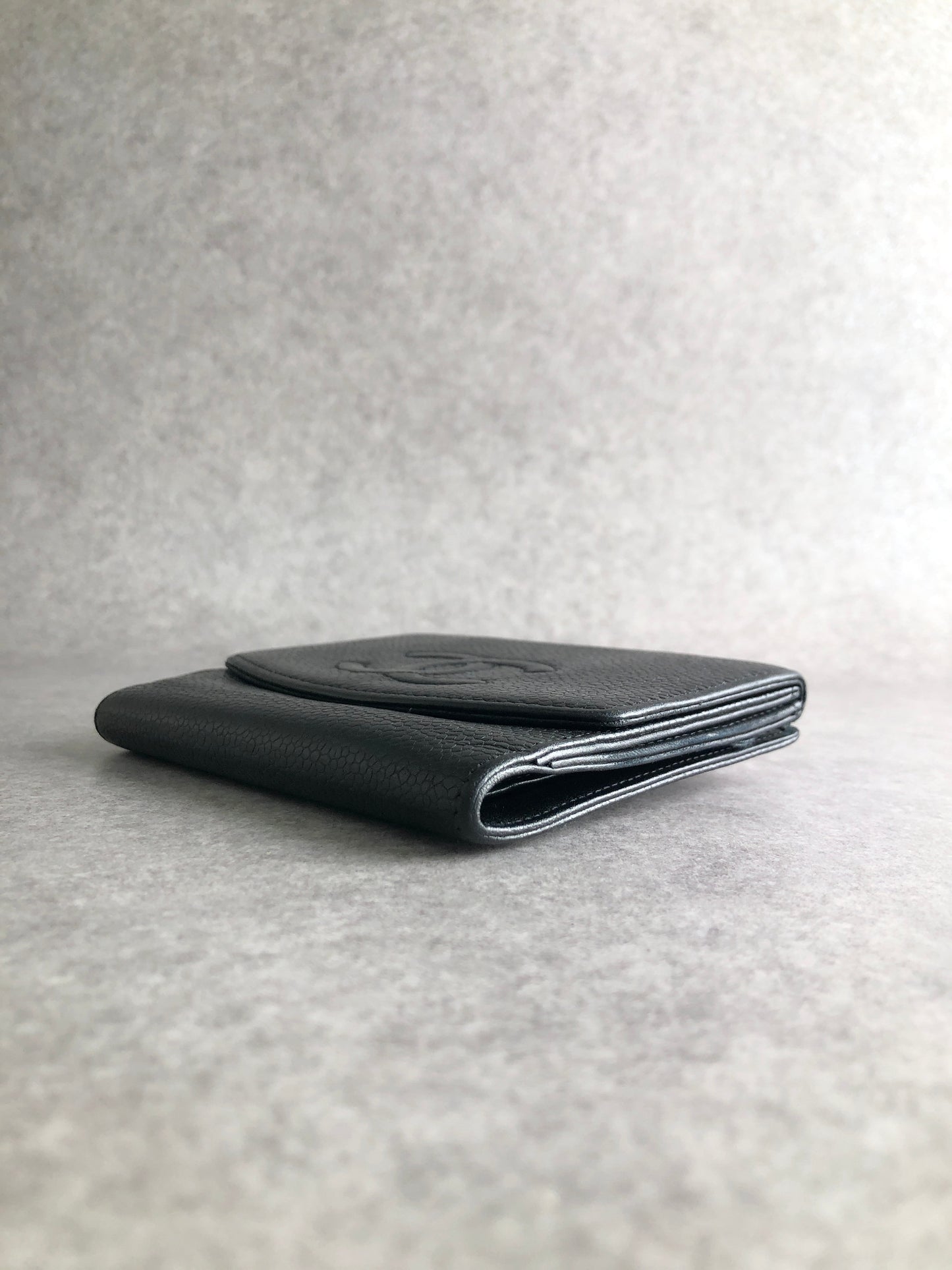 CHANEL Coco Mark 折疊皮夾 黑色復古 a7ppdi