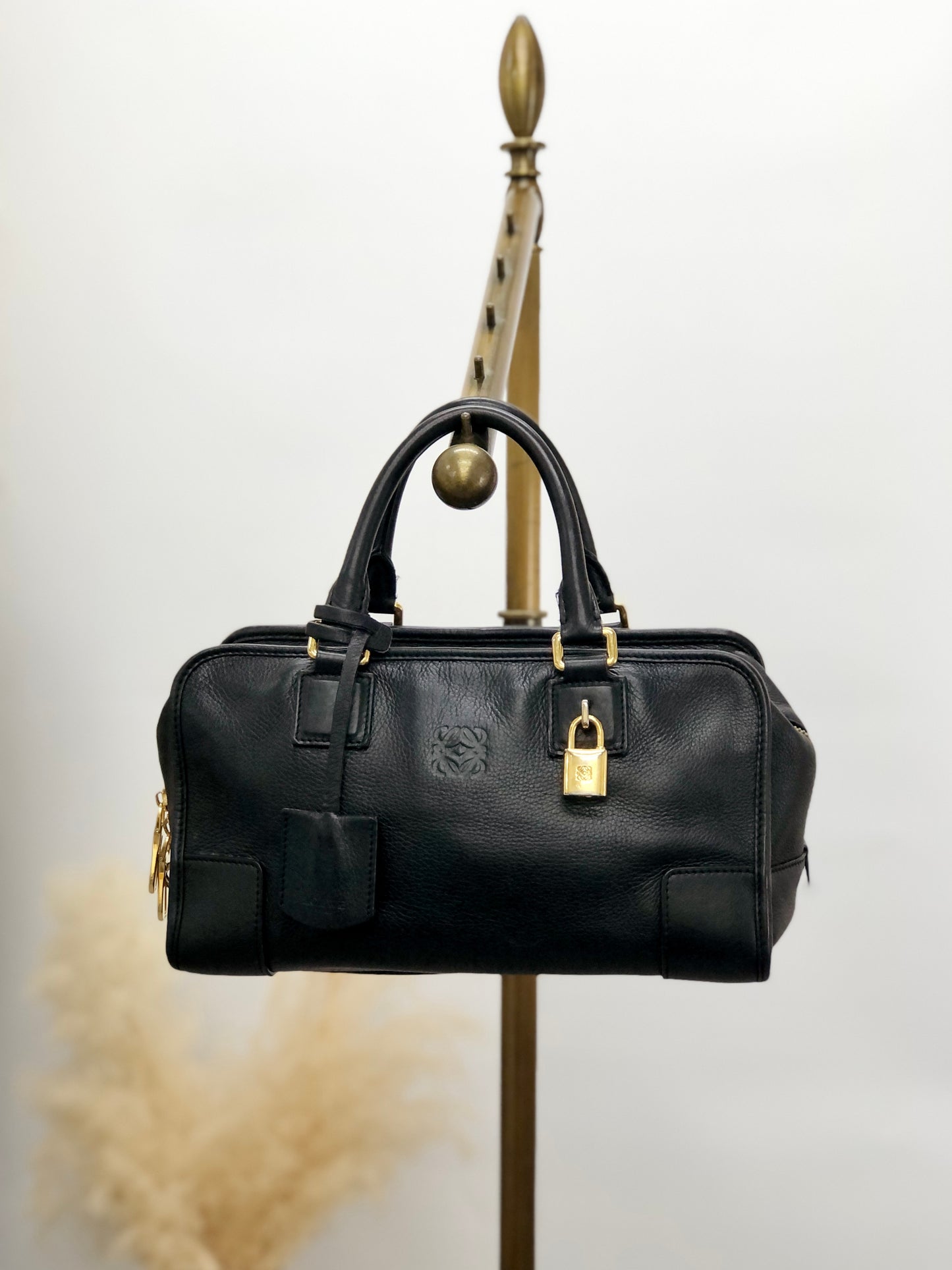 LOEWE Amazona28 Anagram Handbag Boston bag Black Vintage 4ve2yy