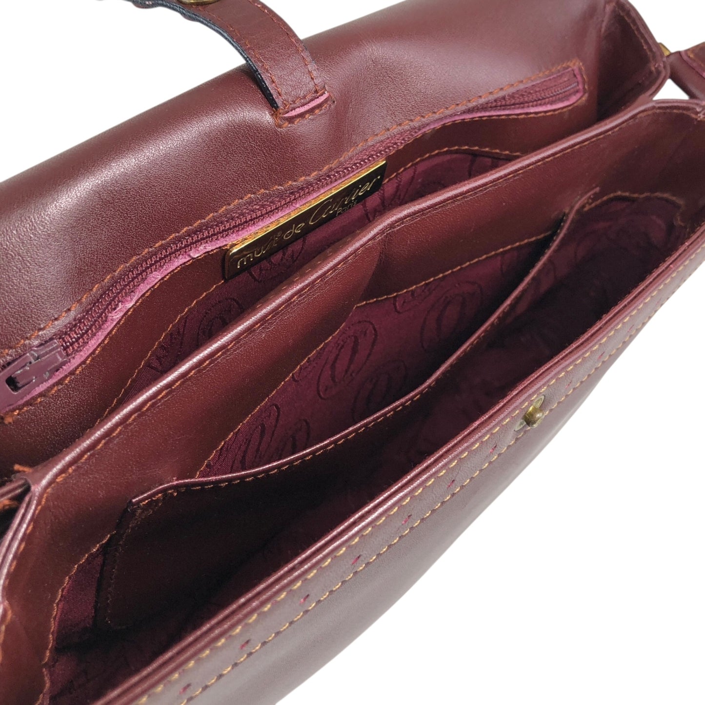 Cartier Logo Embossed Round Shoulder bag Bordeaux Vintage i6sky4