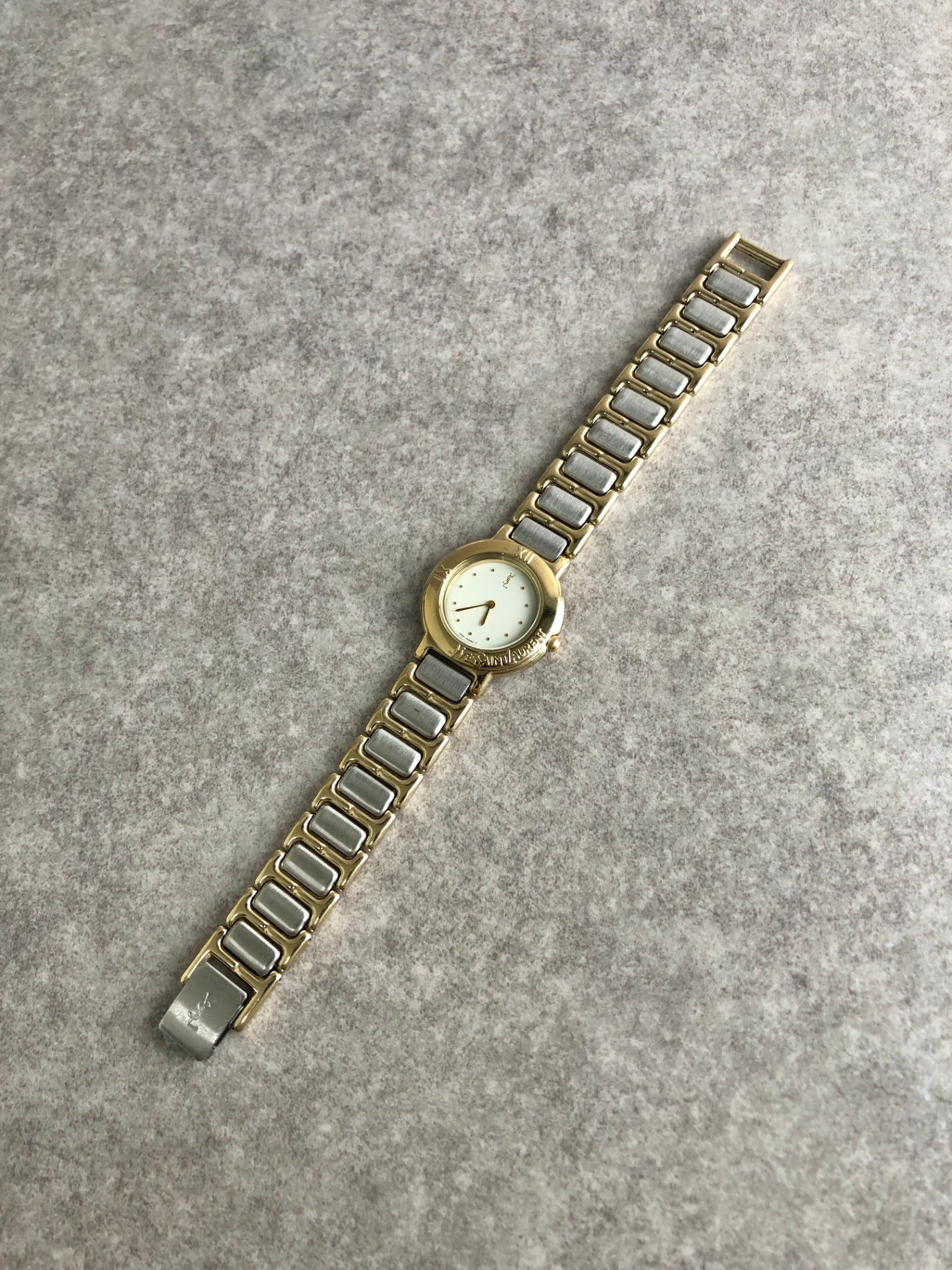 Yves Saint Laurent YSL Logo Quartz Watch Gold 2200-229789 Y Vintage kyi7bd