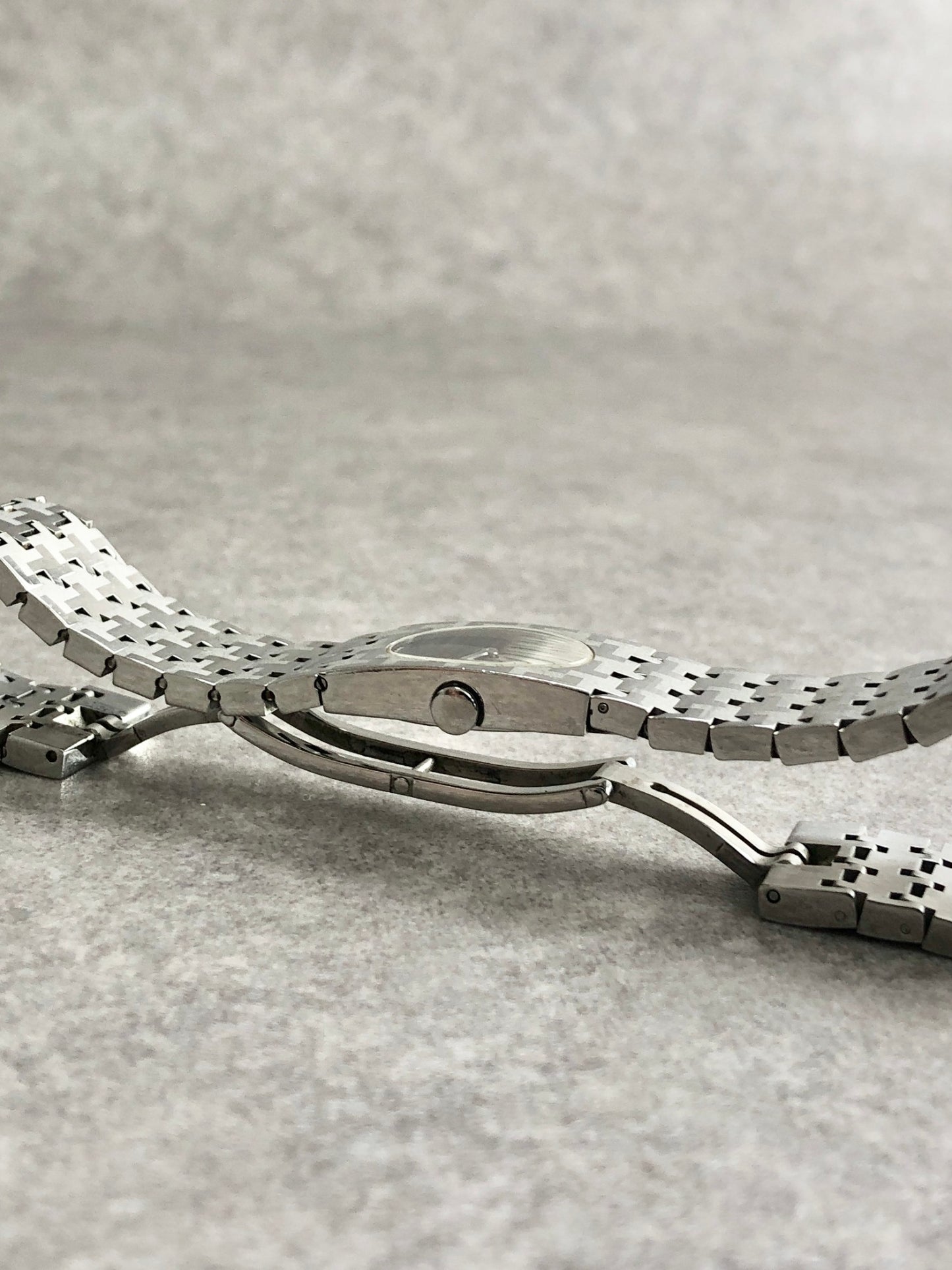 Christian Dior Logo Bangle Quartz Watch Silver D70-100 Vintage jymbmu