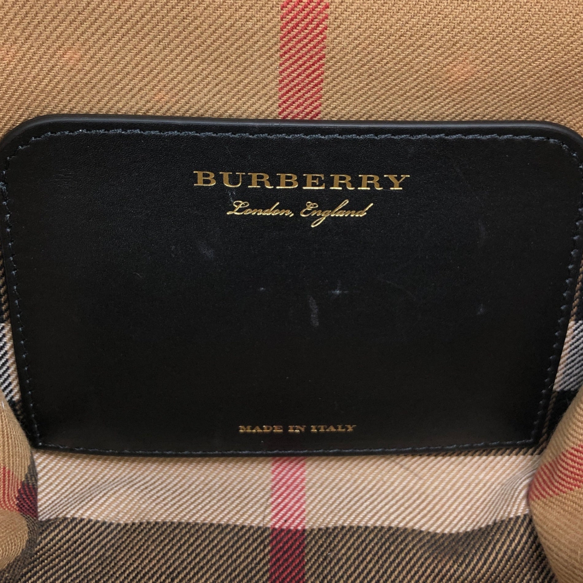 BURBERRY Logo Metal Clasp Shoulder bag Black Vintage hdymvu
