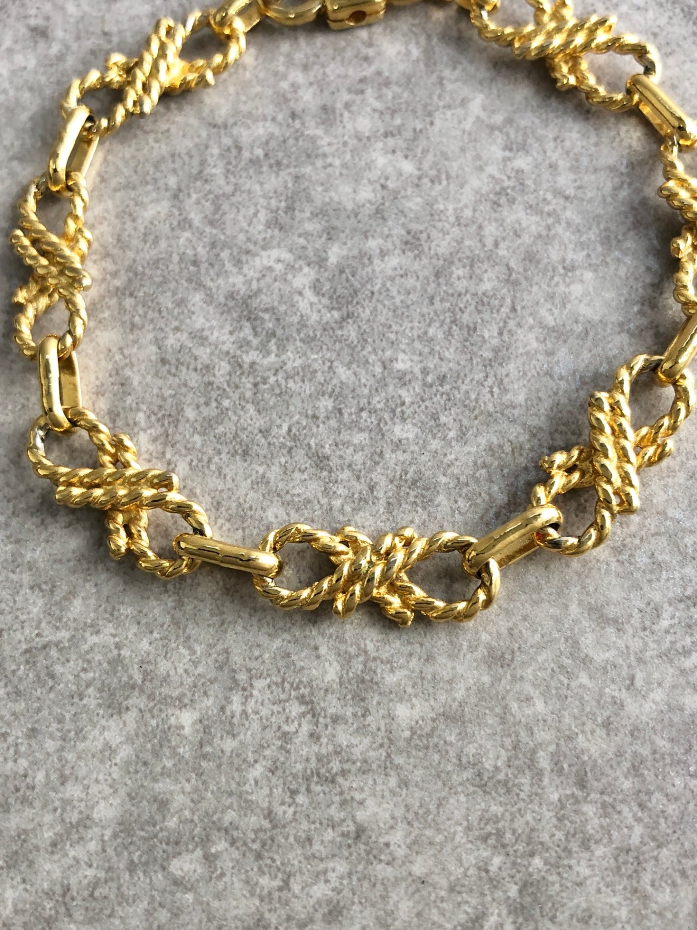 CELINE Triomphe Bracelet Gold Vintage rphbye – VintageShop solo