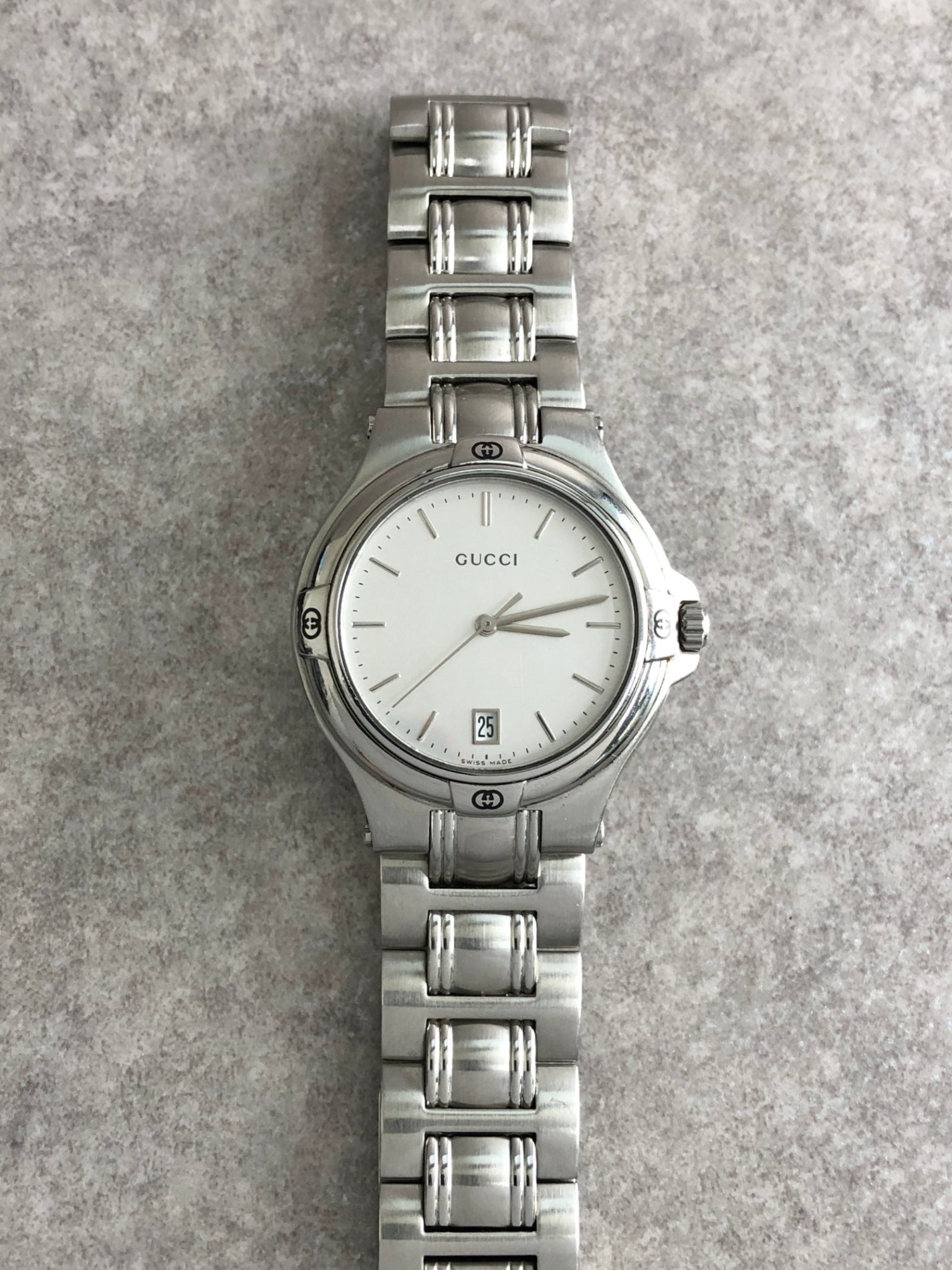 GUCCI Logo Quartz Watch Silver 9040M Vintage 5jb7um