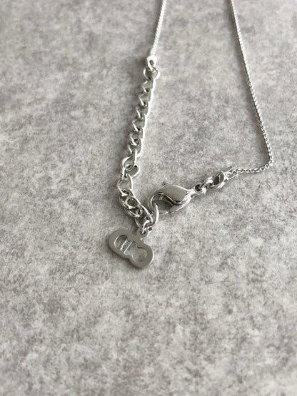Christian Dior Logo Charm Necklace Silver Vintage x2sxgr
