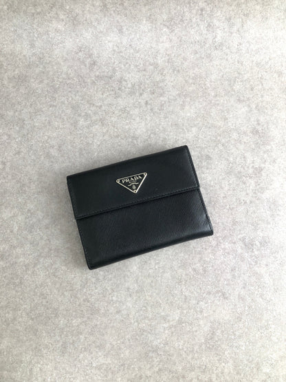 PRADA 三角形標誌折疊皮夾 黑色復古 agipjp