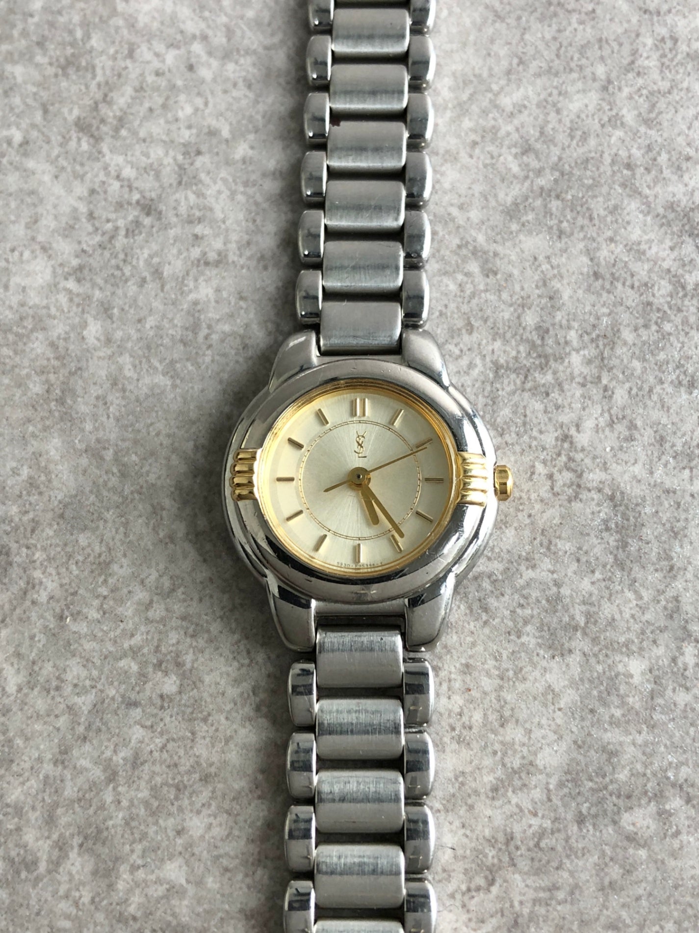 Yves Saint Laurent YSL Logo Quartz Watch Silver 5930-F91474 TA Vintage 2xuc88