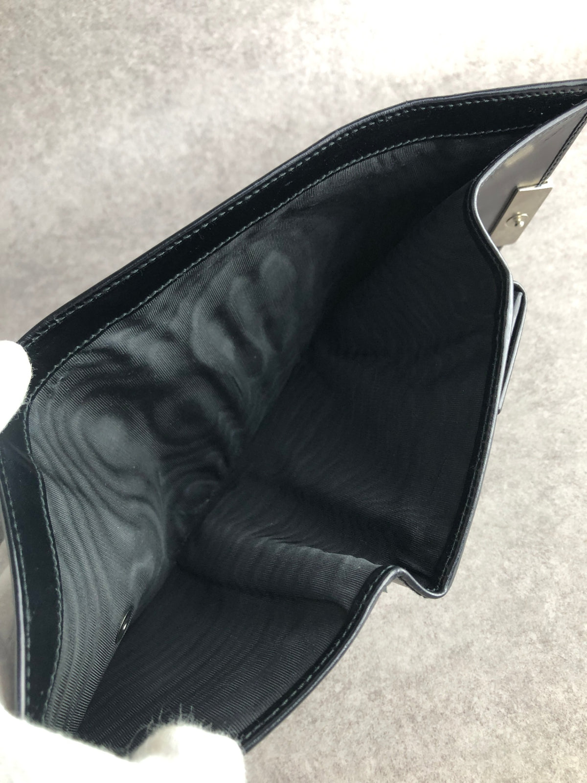 PRADA Logo Folded Wallet Black Vintage j6jr5n