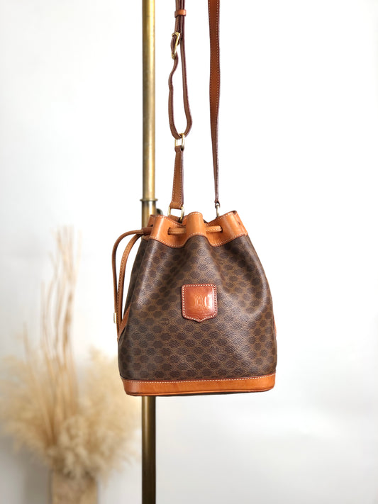 CELINE Macadam Blason Drawstring Shoulder bag Brown Vintage 7kmwfd