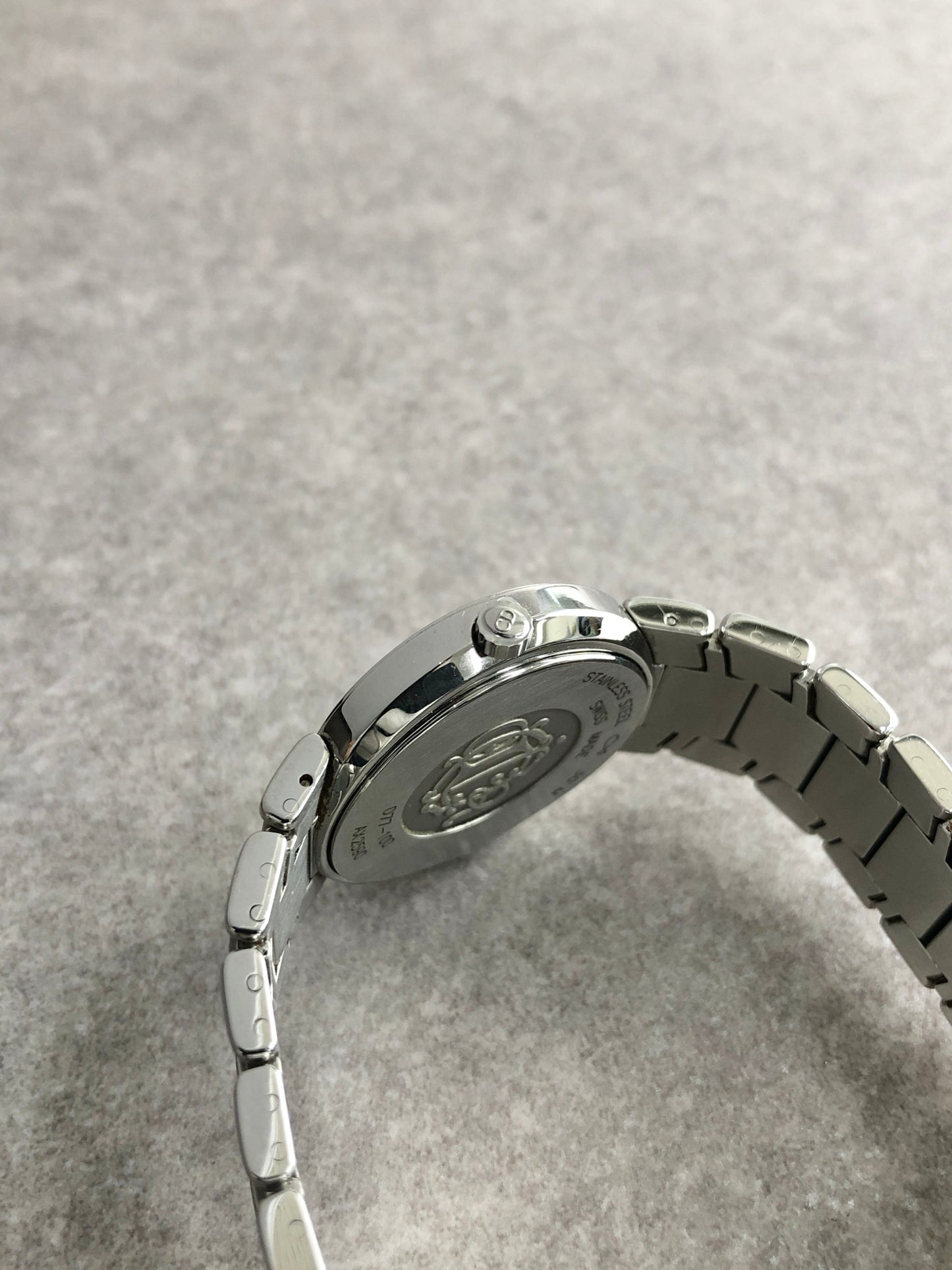 Christian Dior Logo Quartz Watch Silver D77-100 Vintage mz5ddk