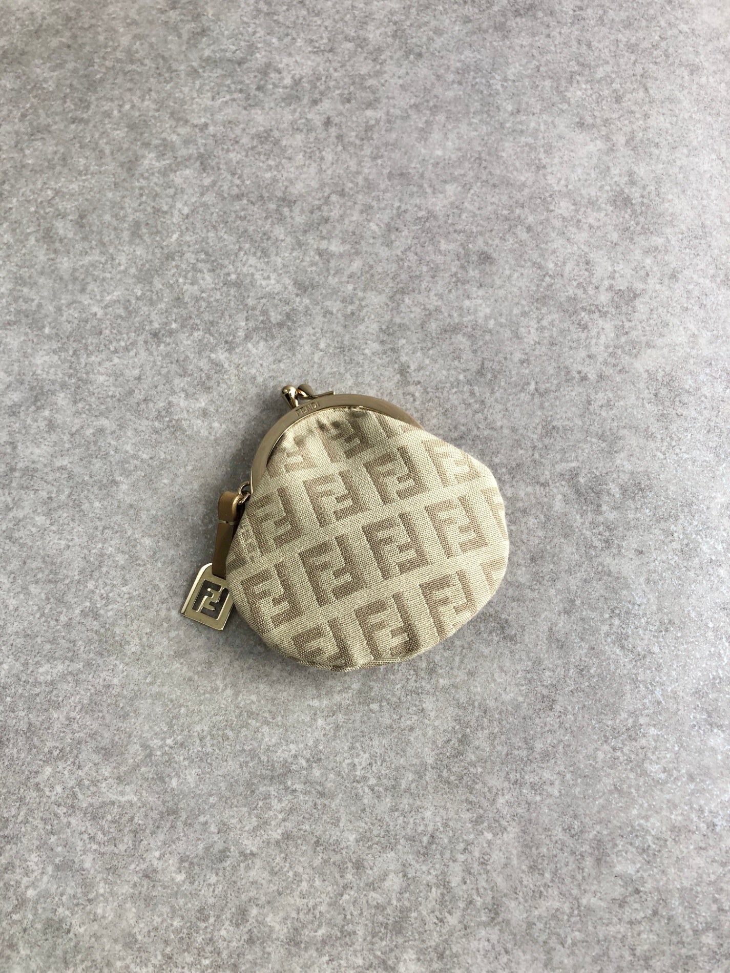 FENDI Zucchino Metal Clasp Coin Purse Beige Vintage fk2n4w