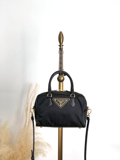 PRADA Triangle Logo Two-way Small Boston bag Shoulder bag Black Vintage 8z5ju7
