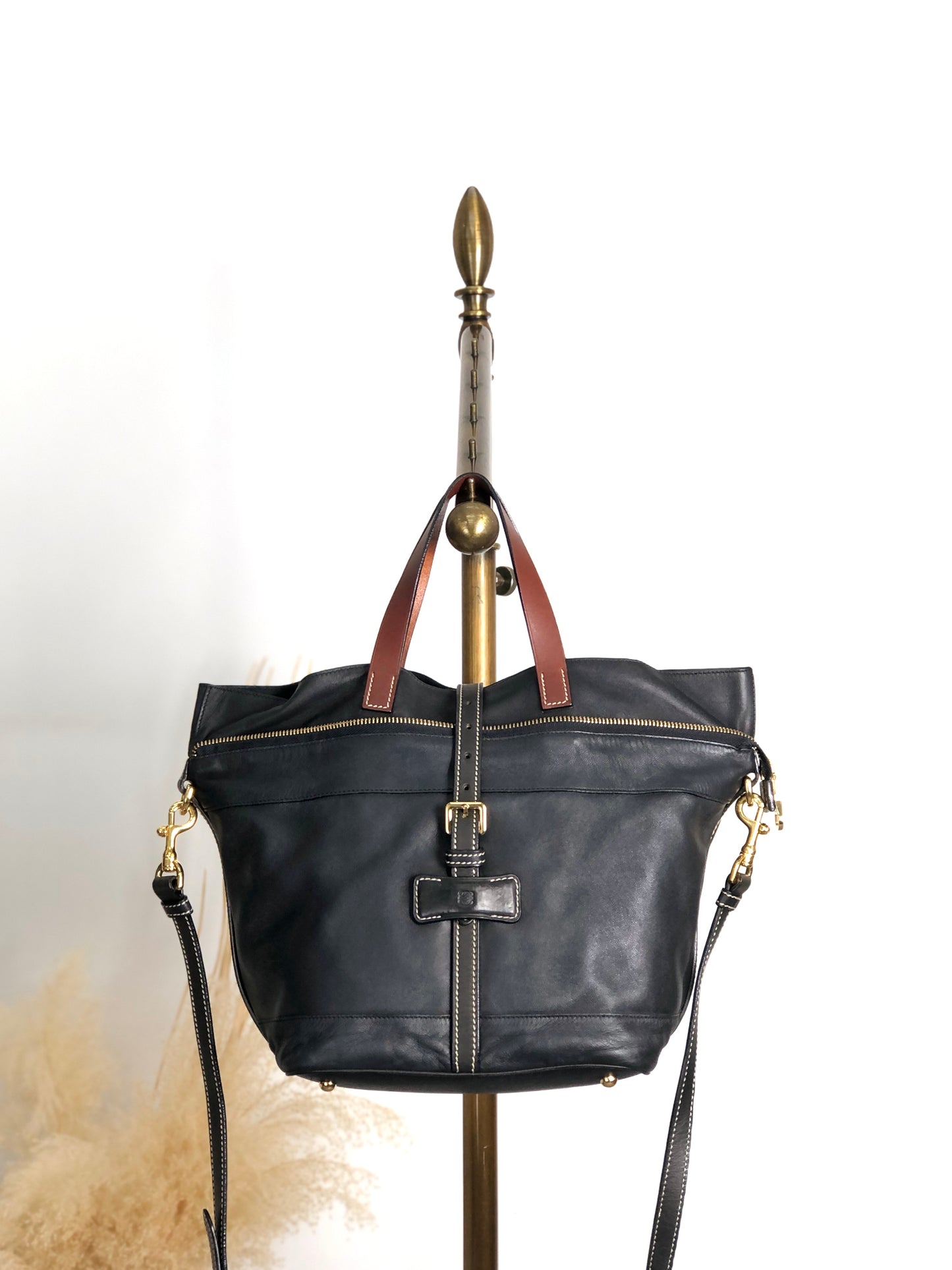 LOEWE Logo Front Buckle Two-way Handbag Shoulder bag Black Vintage pszdm6