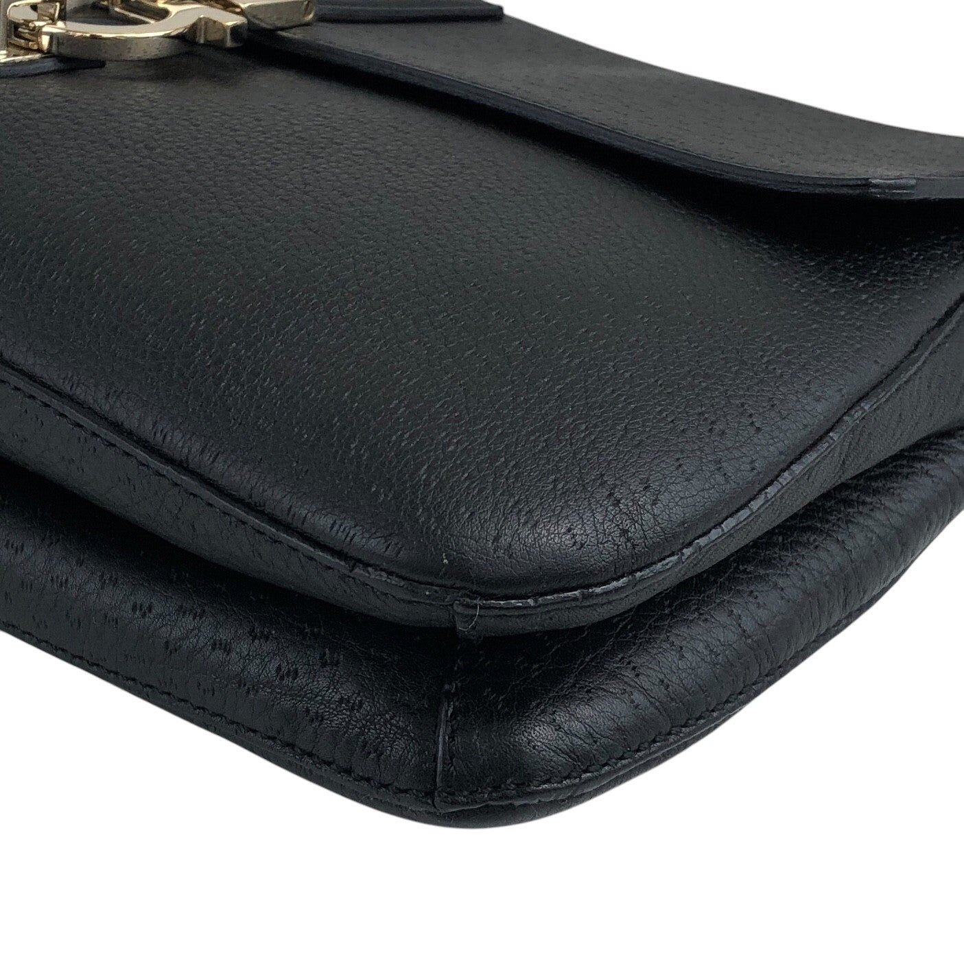 Salvatore Ferragamo Gancini Shoulder bag Black Vintage hrpw36
