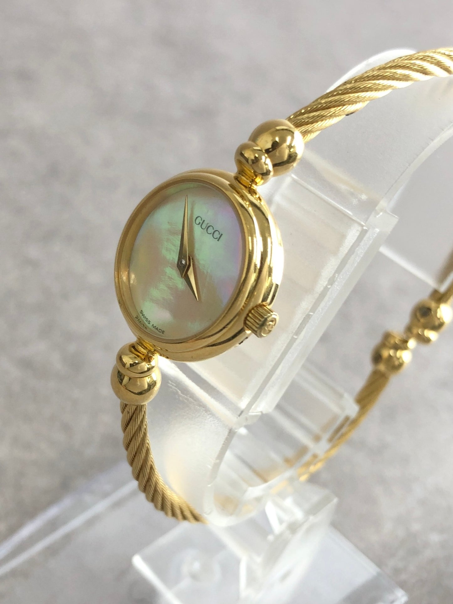GUCCI Logo Bangle Watch Gold Vintage ngrkgb