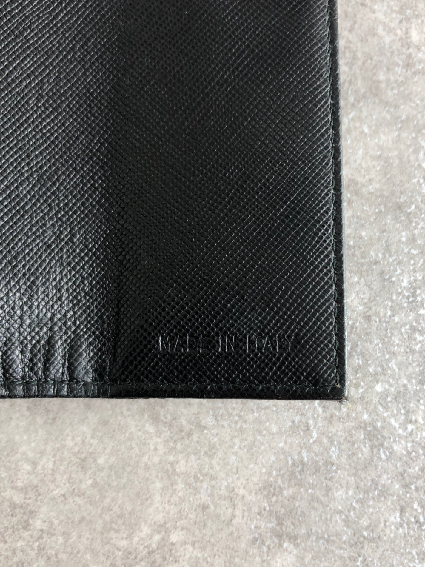 PRADA Triangle Logo Trifold Wallet Black Vintage vyy3iv