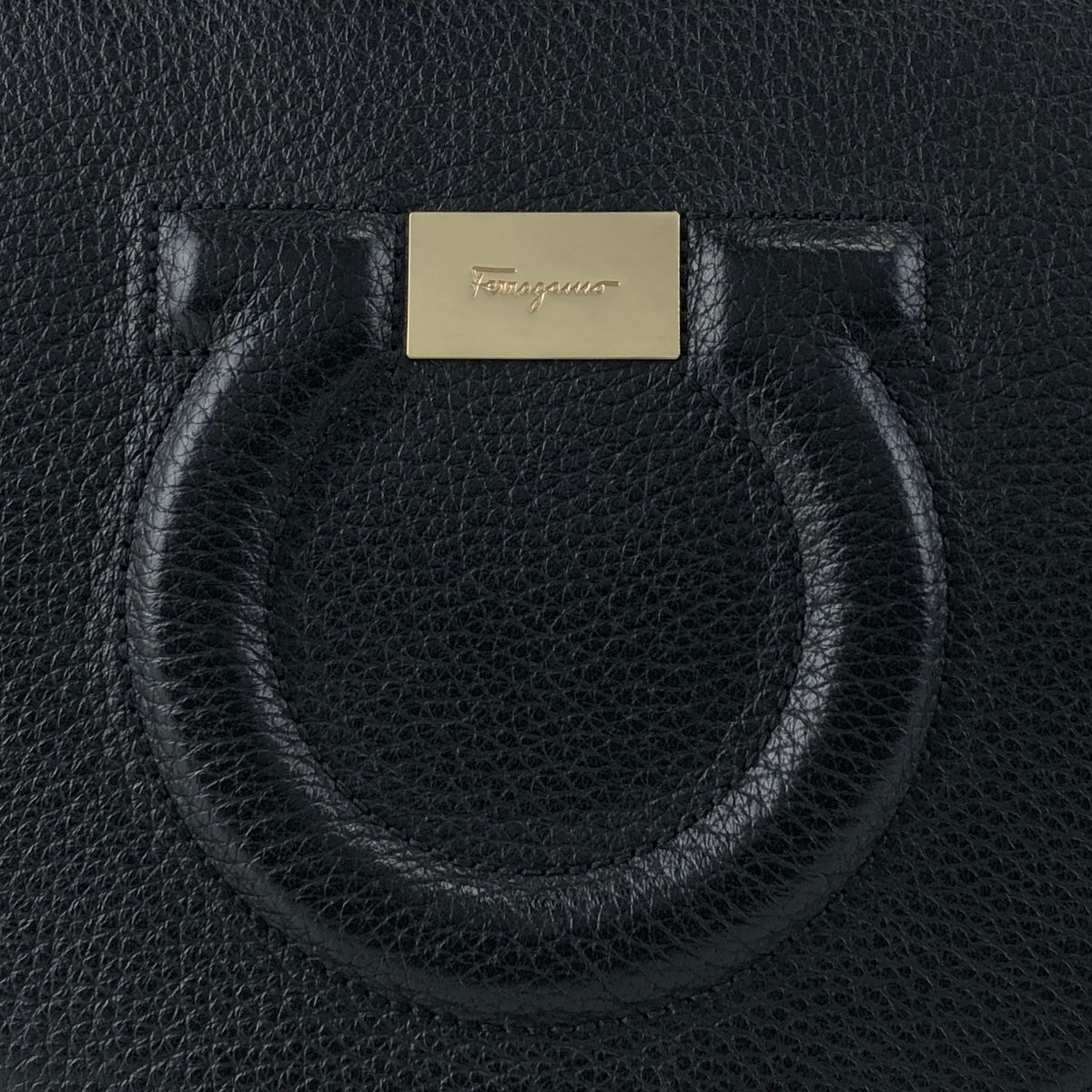Salvatore Ferragamo Gancini Shoulder bag Black Vintage da8ayc