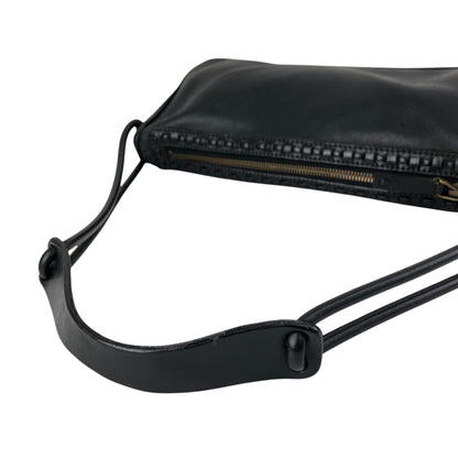 GUCCI Logo Embossed Shoulder bag Black Vintage zvzcf8
