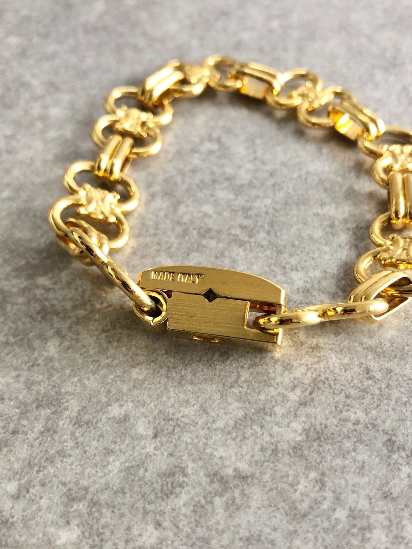 CELINE Triomphe Bracelet Gold Vintage vxnjir