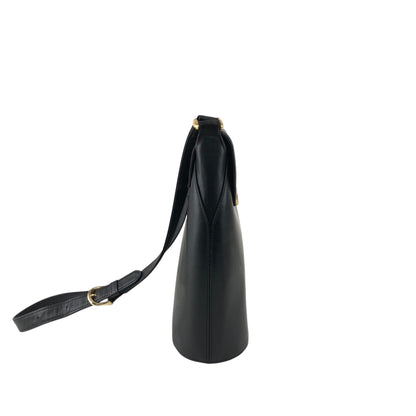 GIVENCHY Logo Shoulder bag Black Vintage c78vb7