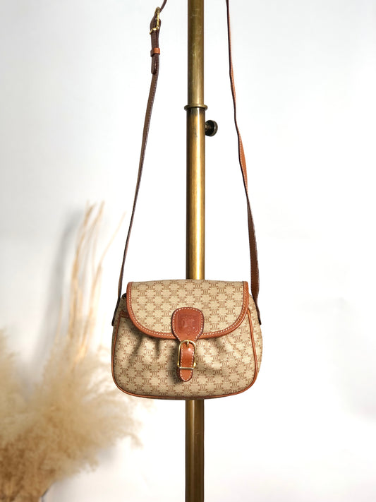 CELINE Macadam Triomphe Front Buckle Shoulder bag Beige Vintage xwff8x