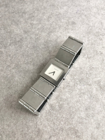 GUCCI Logo Quartz Watch Silver 600J Vintage fubfba