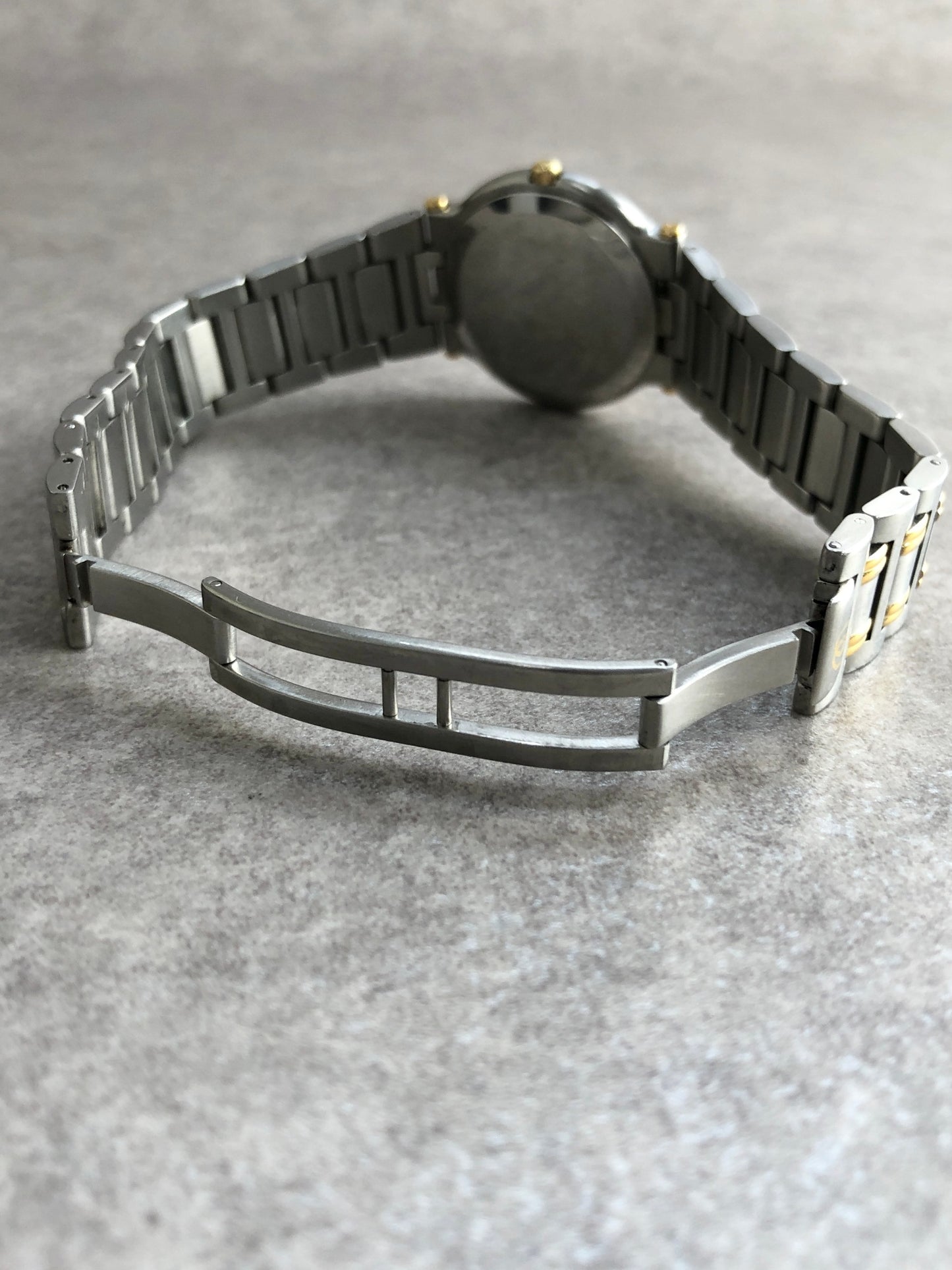 GUCCI Logo Quartz Watch Silver×Gold 9000M Vintage kfni2y