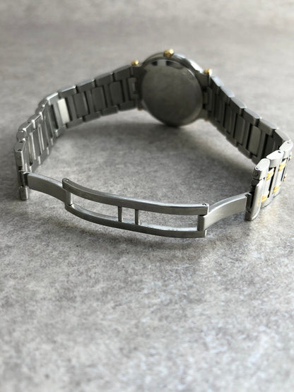 GUCCI Logo Quartz Watch Silver×Gold 9000M Vintage kfni2y