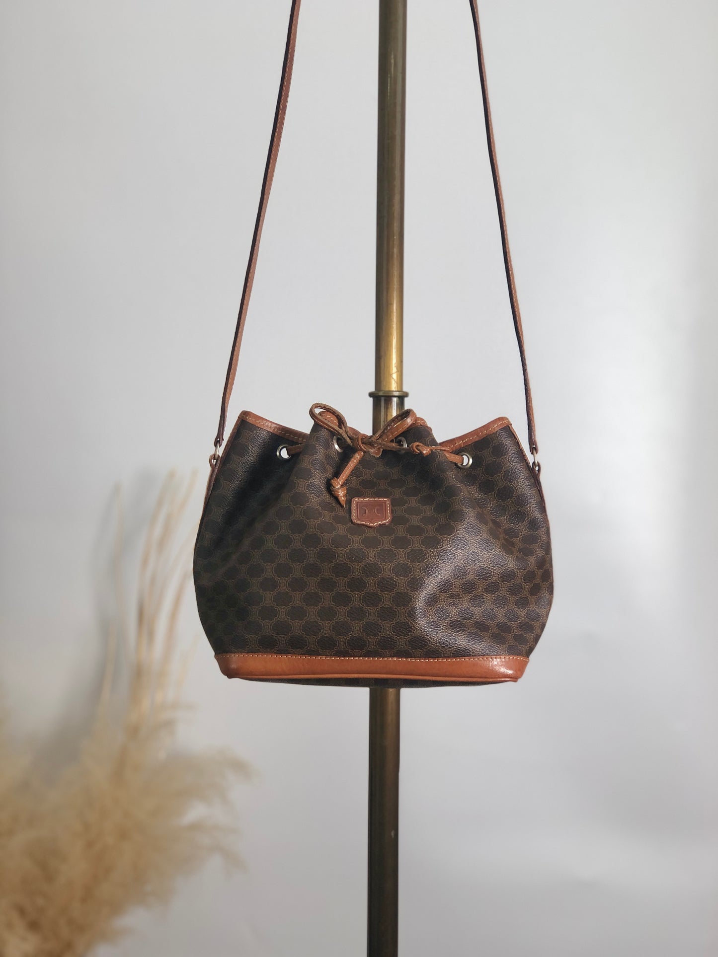 CELINE Macadam Blason Drawstring Small Shoulder bag Brown Vintage 6z2wx2