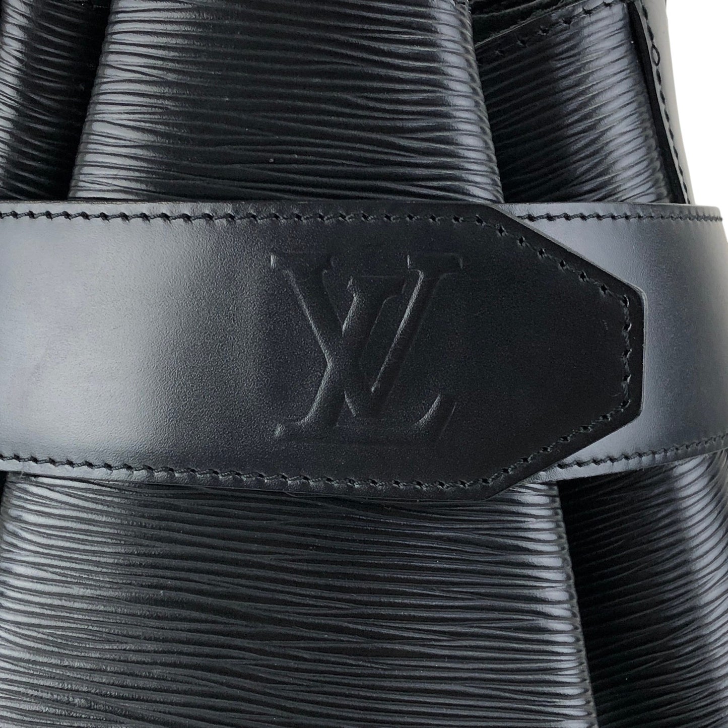 LOUIS VUITTON Epi Drawstring Shoulder bag Black Vintage 6ajzsh