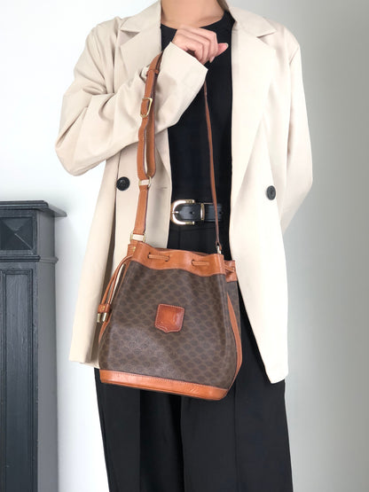 CELINE Macadam Blason Drawstring Shoulder bag Brown Vintage 7kmwfd